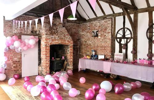 Grade II Listed Farmhouse, Pool, Hot Tub, Games Room, Celebration Hall, Car Park, 10ppl, 45 min from Central London - Foto 36