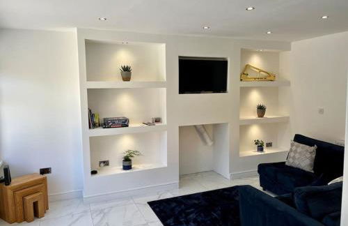 Modern Bungalow - Holiday or Contractors - Driveway Parking - Photo 25