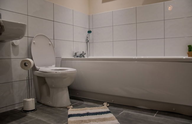 BV Lush Apartment At Conditioning House Bradford - Photo 21