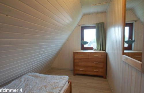 6 Personen Ferienhaus mit 4 Schlafzimmern, Infrarotwaermekabine, mit Blick auf den Weltschiffahrtsweg in Otterndorf - Foto 22