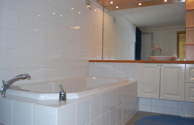 Spacious Villa with Hot Tub & Sauna in Ardennes - Foto 13