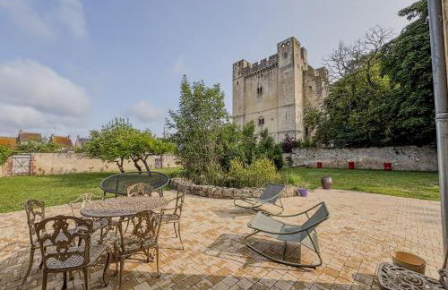 Charmante maison de ville avec vue sur le donjon avec wifi et jardin - Foto 1