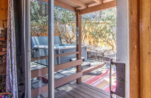 Blissfully Wild -with Hot Tub and pets are welcome - Foto 55