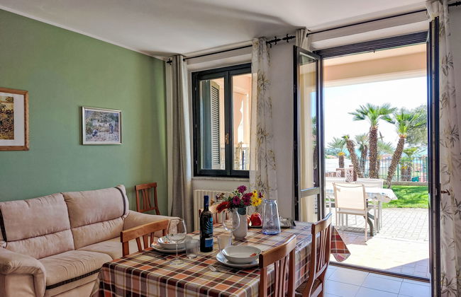 3 bedroom Apartment in Cipressa with swimming pool and garden - Photo 9