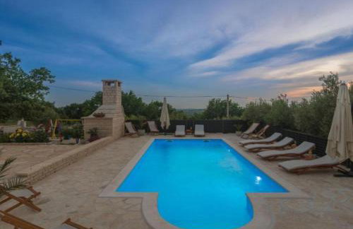 Holiday House BALEN with Swimming Pool - Foto 10