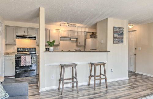 Inviting Charlotte Getaway - Half Mile to UNC! - Foto 6