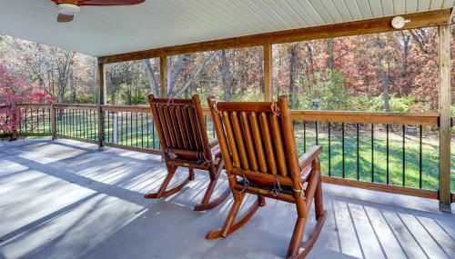 Charming Paris Home with Porch Hunt and Unwind! - Foto 2