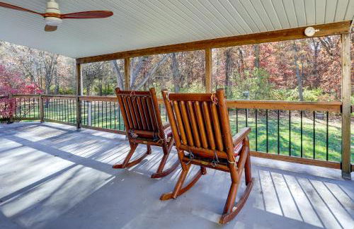 Charming Paris Home with Porch Hunt and Unwind! - Foto 2