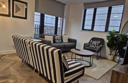 Serene- Stunning Two Bedroom 2 washroom, Spacious, dual aspect lounge, Jwellery Quarter, Birmingham City Centre - Foto 5