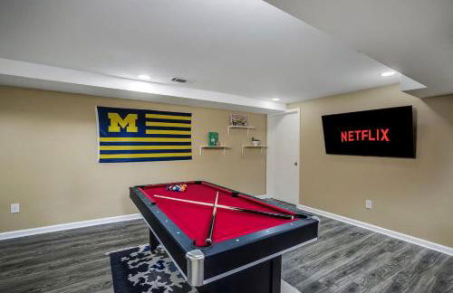 10 Mins To The Big House and Sleeps Up To 10 Guests - Foto 53