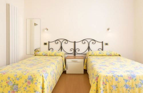 Top Floor Super Central View of the tower - Photo 14