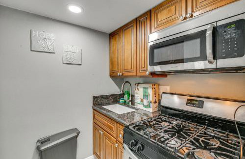 Anaheim Studio with Fireplace 14 Mi to Disneyland! - Foto 15