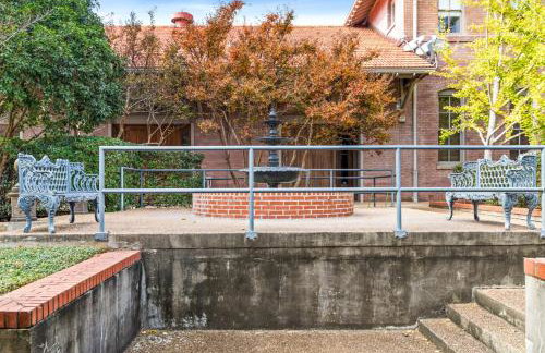 Train Depot - 2 Bed, 1 & Half Bath, Heart of Downtown, Washer & Dryer - Foto 17