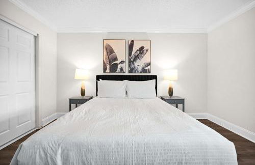 Serene Poolside Getaway Lake Access Parking - Foto 31