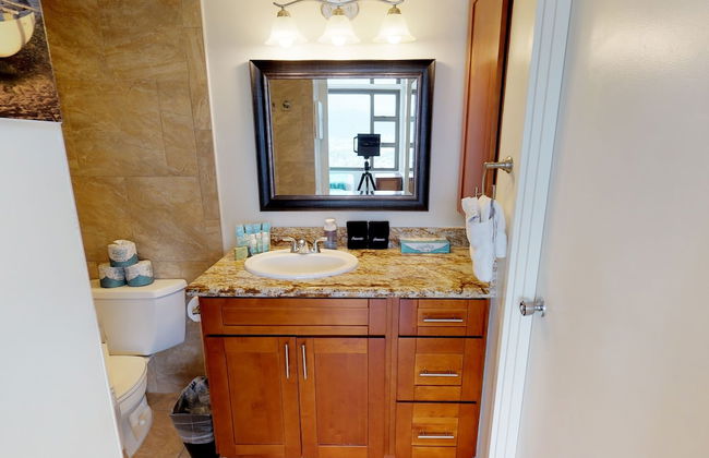 Deluxe Panoramic Mountain View Condo - 37th Floor, Free parking & Wifi by Koko Resort Vacation Rentals - Foto 13