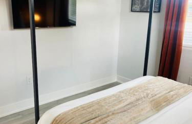 Luxurious Hidden Gem - Downtown Access - Balcony - Foto 12