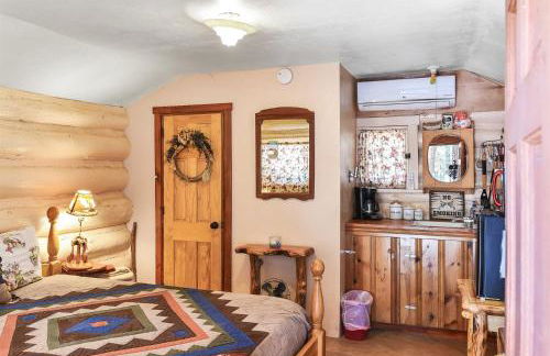 Rogers Cabin Historic Log Cabin in the Woods Near Grand Canyon Flagstaff - Foto 8