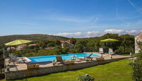 Elegant 4-Bedroom Villa with Private Pool and Amazing Sea Views - Foto 5, Garden