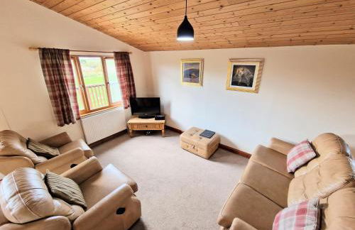 Lomond 3 with Private Hot Tub - Fife - Loch Leven - Lomond Hills -Pet Friendly - Photo 9