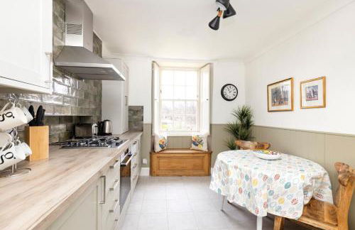 JOIVY Beautiful apartment, private garden, Calton Hill - Foto 22