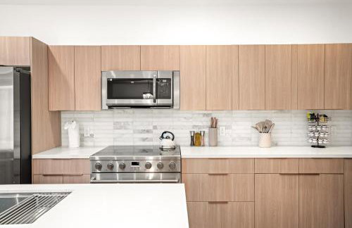 Gated Resort, 2 Homes, 9BR Ensuites, Slps27, Pool - Photo 25