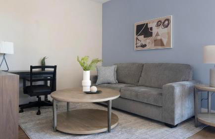 Landing Stylish 1BD Pool Clubhouse - Photo 2