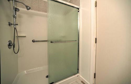 Lake George Getaway with Mountain and Water Views - Foto 19