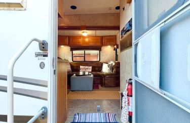 The Glamper Spacious 5th Wheel - Foto 3