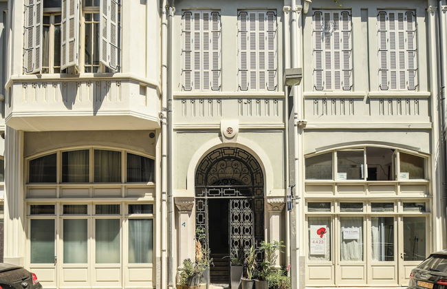 Elegant 1BR Apt w Balcony in the City - Photo 53