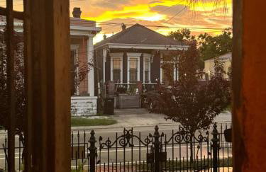 Historic- Salt Pool-Balconies-Near French Quarter - Foto 48
