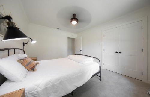 LUX ~Pet Friendly Richardson 3 bedroom 1 story Home~ - Foto 17