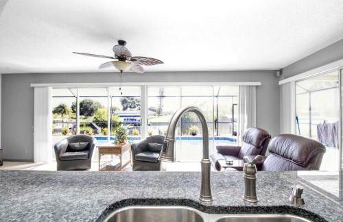 Pet Friendly Canal Front 3-Bedroom Grand Villa with Pool, Linai and Dock - Foto 41