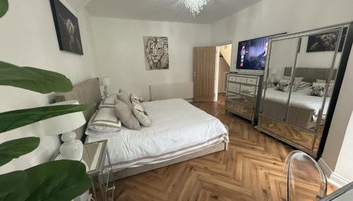 Southend Apartment With Parking, Private Garden and Beach Side Location - Foto 3