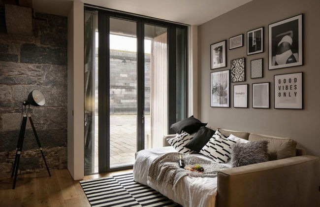 Two-bedroom Apartment at Royal William Yard - Photo 14