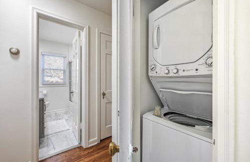 4 Bedroom Plaza Charmer Pet Friendly - Photo 27