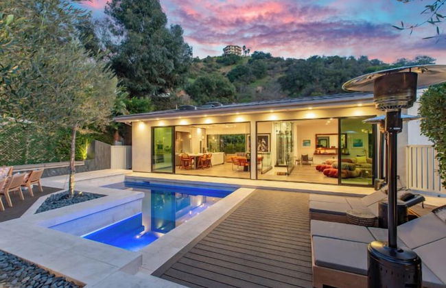 Willow Glen - Hollywood Hills Multi-level Villa With Theater & Pool - Photo 41