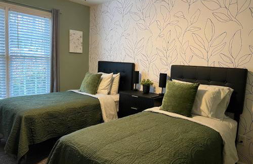 3 BR w/ King Bed, Standing Desk, Ping Pong, Arcade - Foto 26