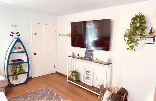 Lake View, Sleeps 8, HotTub, Firepit, Pet Friendly! - Foto 11