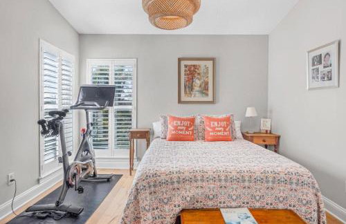 Stunning Beach Getaway - Steps to Ocean - Foto 28