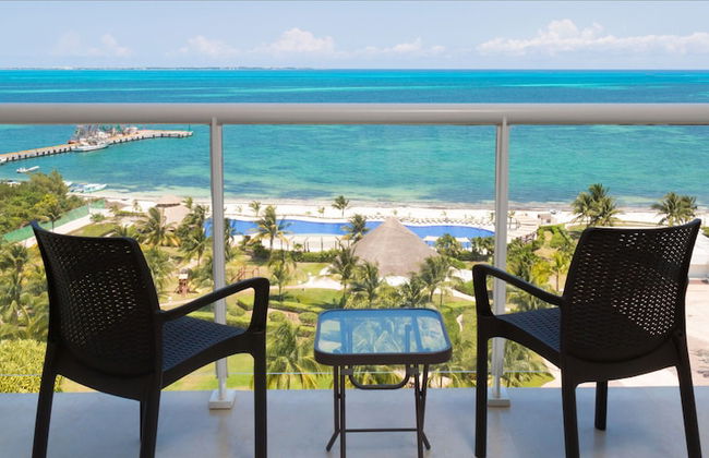 MAREA Beachfront 2 BDR - Stunning Oceanview - Photo 1