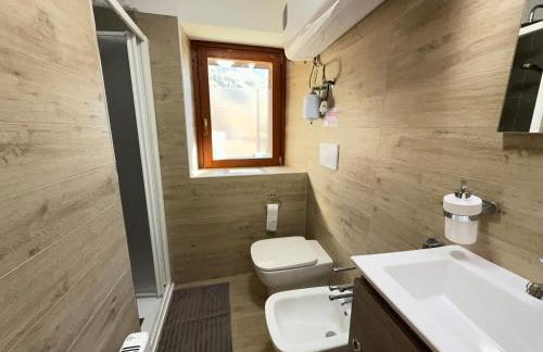 Near the Cable Cars with Views of the Lake - Foto 20