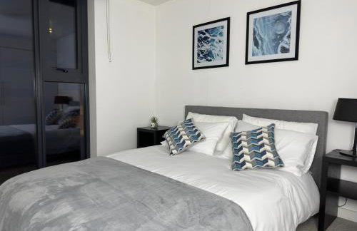 Cozy City Centre Apartment with Free Gym and Free Coffee - Photo 18