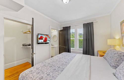 Vibrant and Cozy 2BR near Uptown with Balcony - Foto 6