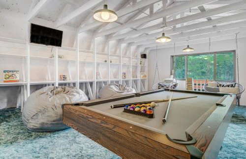 Upper Stone Lodge - Hot Tub & Game Room - Upper Unit - Foto 2