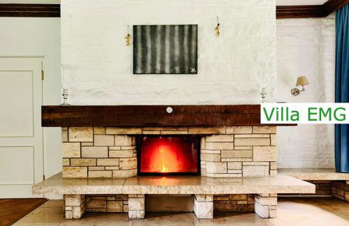 Villa EMG Ferienhaus in Alleinlage mit Privatsee Jacuzzi und Sauna für bis zu 22 Personen bei Osnabrück - Foto 28