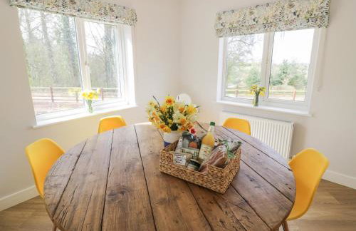 Orchard House - Photo 11