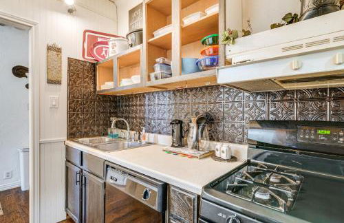 College Station Getaway with Hot Tub and Courtyard! - Photo 10