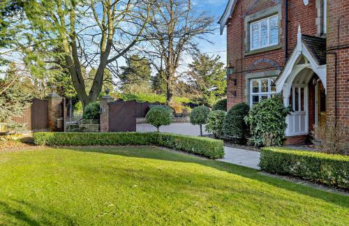 Luxury Detached House in Large Private Grounds, with Outdoor Jacuzzi and Sauna - Foto 38