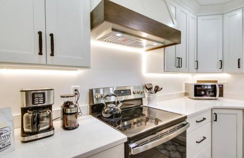 Hot Tub Haven 2 Mi to Beach! Christys Cottage - Foto 5