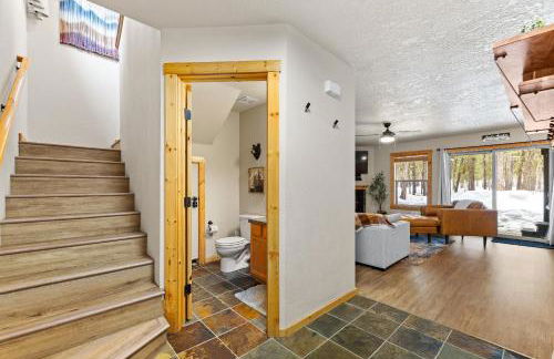 Grandmas Hideaway - walk to downtown, private hot tub, pet friendly with patio - Foto 12